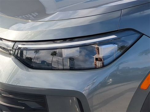 Certified 2025 Volkswagen Tiguan S image 7