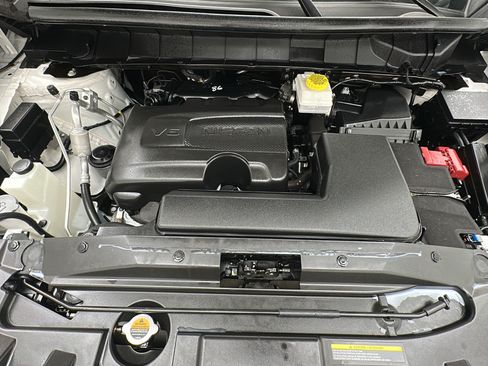 Used 2024 Nissan Pathfinder SL AWD/4WD image 22