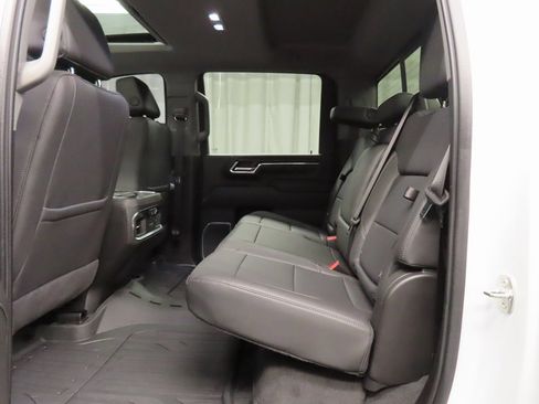 Used 2024 GMC Sierra 2500 SLT w/ SLT Premium Package image 10