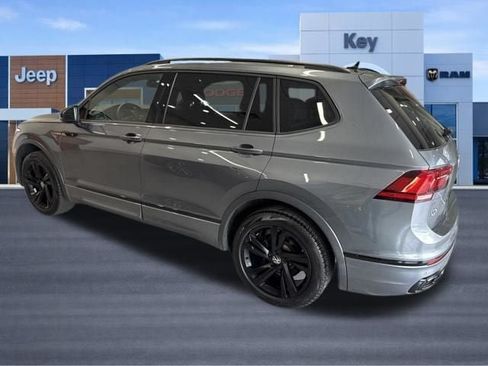 Used 2024 Volkswagen Tiguan SE R-Line AWD/4WD image 4