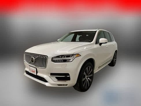 Used 2025 Volvo XC90 B6 Plus image 5