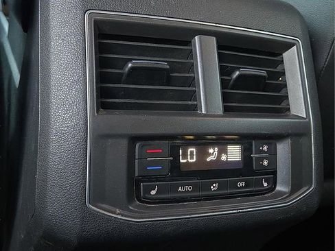 Used 2018 Volkswagen Atlas SEL Premium image 17