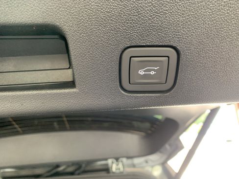 New 2026 Chevrolet Traverse RS w/ LPO, Floor Liner Package FWD image 9