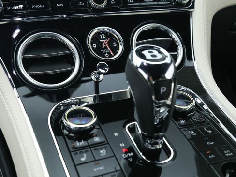Used 2021 Bentley Continental GT V8 image 28