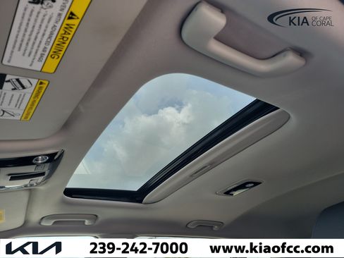 Certified 2024 Kia Seltos EX AWD/4WD image 20