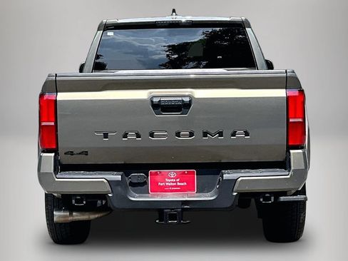 Used 2024 Toyota Tacoma TRD Sport AWD/4WD image 6