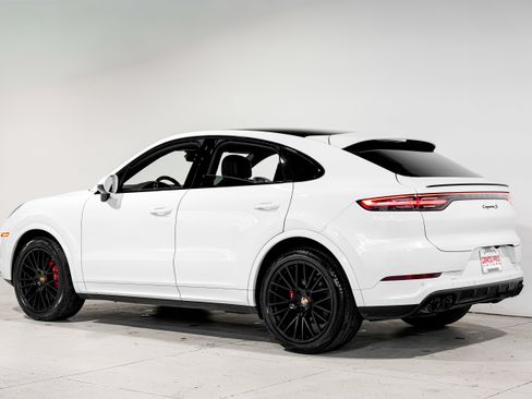 Used 2020 Porsche Cayenne S image 8