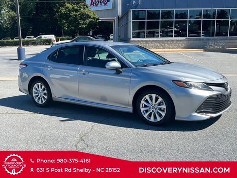 Used 2019 Toyota Camry LE image 6
