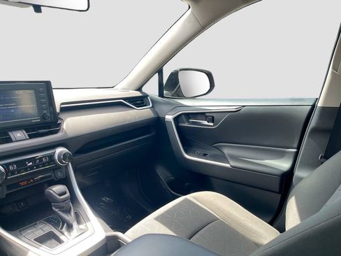 Used 2021 Toyota RAV4 XLE w/ Convenience Package FWD image 23
