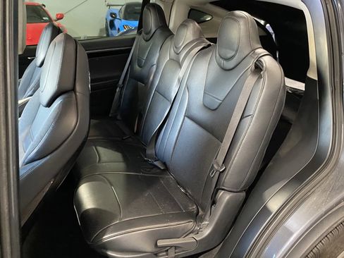 Used 2016 Tesla Model X 90D image 9