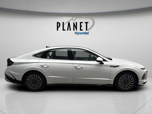 Certified 2025 Hyundai Sonata Limited FWD image 7