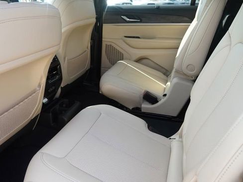 New 2025 Jeep Grand Cherokee L Limited w/ Luxury Tech Group II RWD image 12