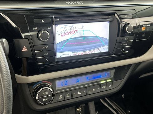 Used 2016 Toyota Corolla LE FWD image 18