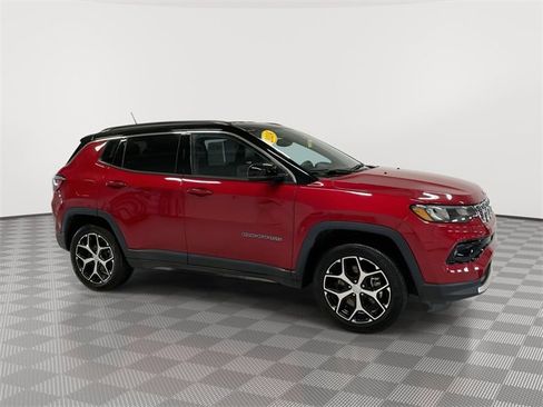 Used 2024 Jeep Compass Limited image 12