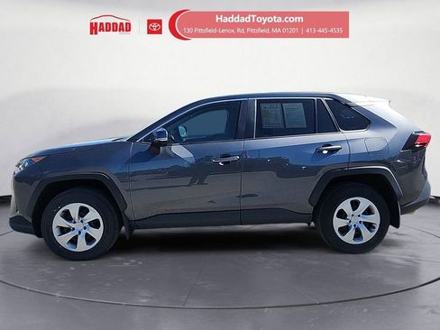 Used 2022 Toyota RAV4 LE AWD/4WD image 2