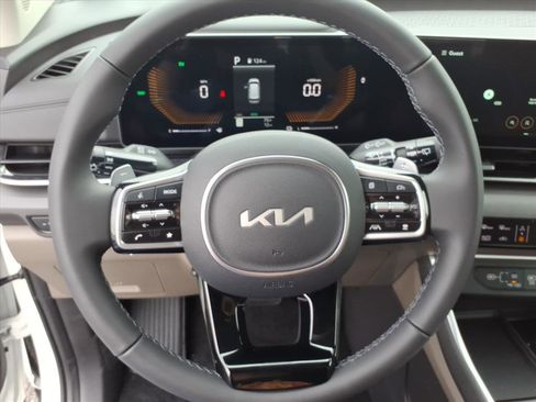 New 2026 Kia Carnival EX FWD image 14