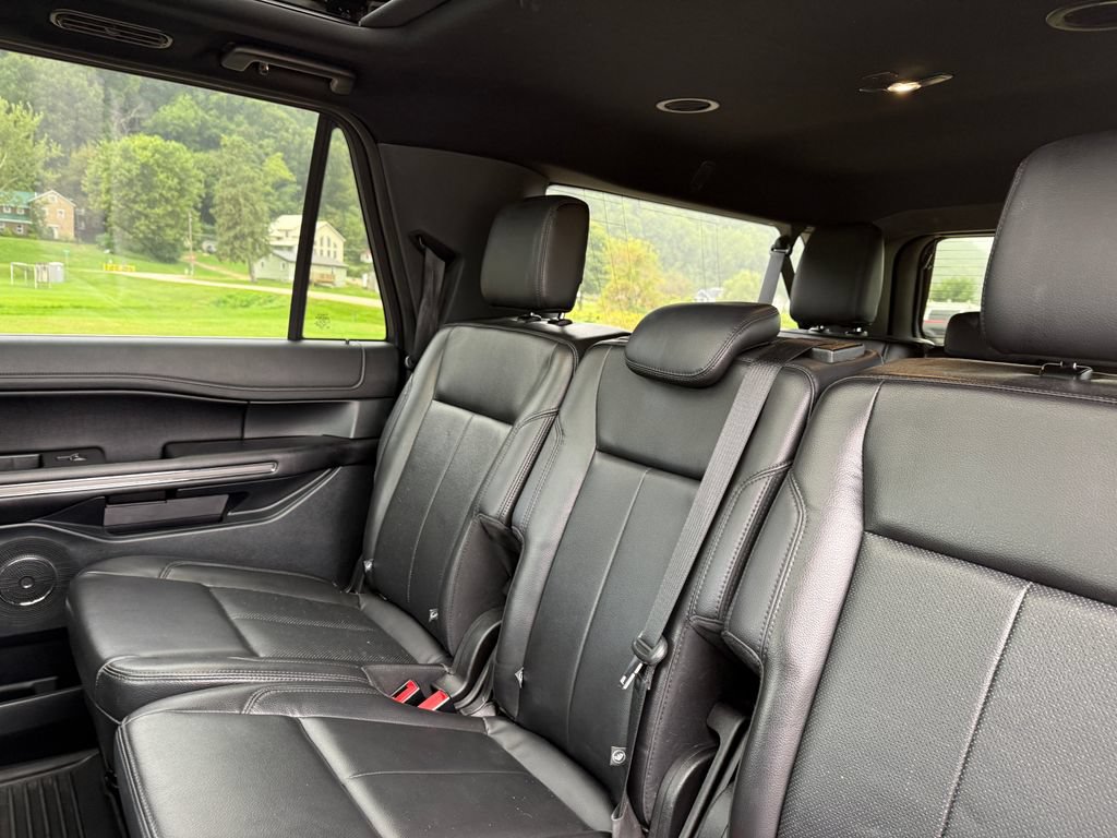 Used 2020 Ford Expedition Max XLT w/ Equipment Group 202A AWD/4WD image 20