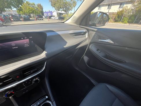 Used 2025 Buick Encore GX Preferred FWD image 34