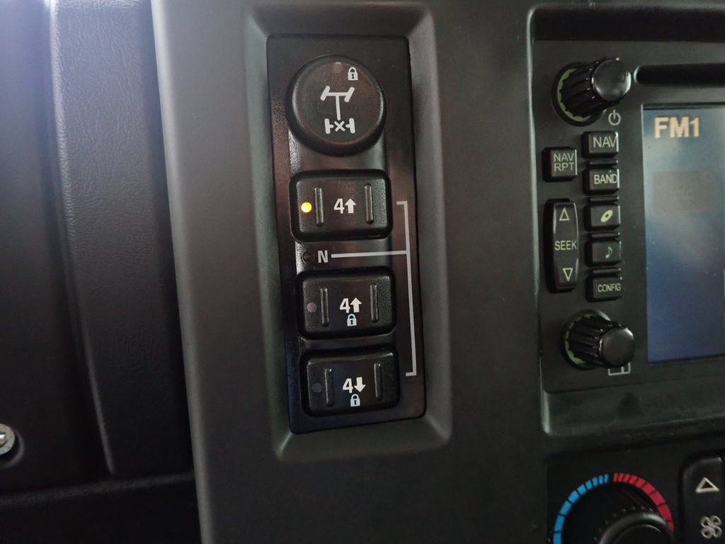 Used 2005 HUMMER H2 SUT w/ Preferred Equipment Group AWD/4WD image 4