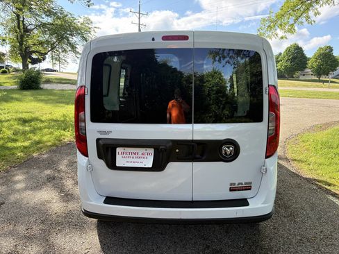 Used 2022 RAM ProMaster City Tradesman w/ Lights & Wheels Group FWD image 4