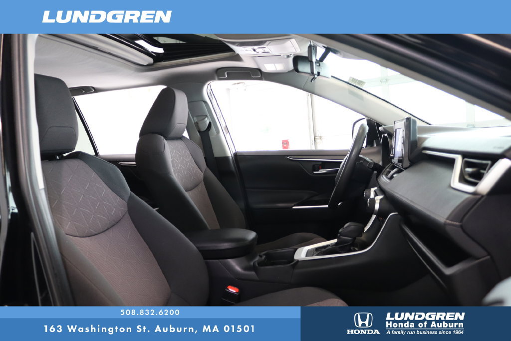 Used 2019 Toyota RAV4 XLE AWD/4WD image 15