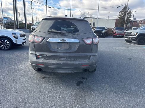 Used 2017 Chevrolet Traverse LT image 16