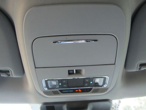 Used 2022 Ford F150 Lariat AWD/4WD image 35