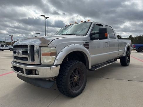 Used 2010 Ford F350 Lariat image 2
