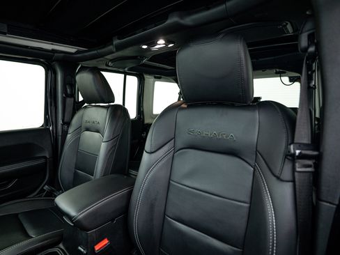 Used 2021 Jeep Wrangler Unlimited Sahara w/ Cold Weather Group image 12