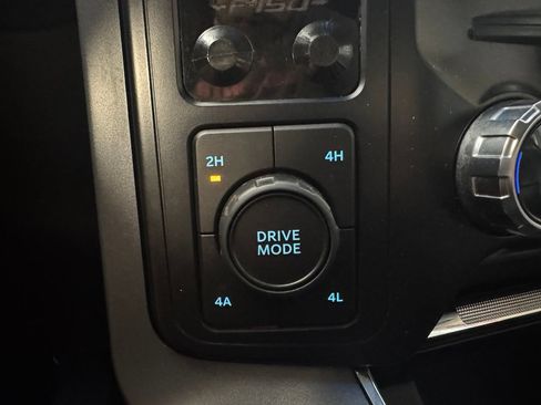 Used 2023 Ford F150 Lariat AWD/4WD image 21