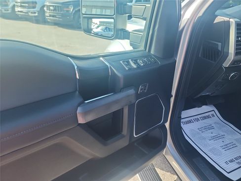 Certified 2019 Ford F450 Platinum w/ Platinum Ultimate Package AWD/4WD image 14