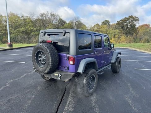 Used 2018 Jeep Wrangler Unlimited Sport S image 3
