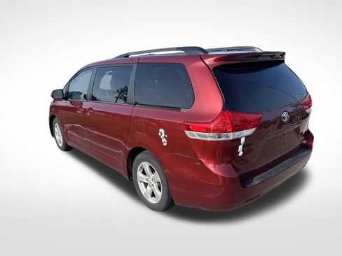 Used 2014 Toyota Sienna LE FWD image 5