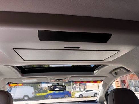 Used 2012 Toyota Sienna XLE w/ XLE Navigation Pkg FWD image 31