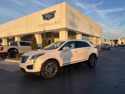 Used 2017 Cadillac XT5 Premium Luxury image 1