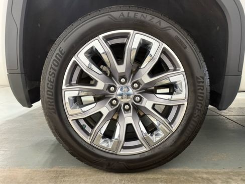 Used 2024 GMC Sierra 1500 Denali w/ Denali Reserve Package AWD/4WD image 10