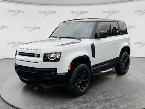 Used 2023 Land Rover Defender 90 V8 AWD/4WD image 3