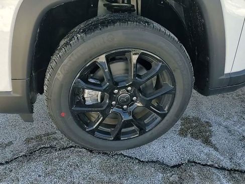 New 2026 Jeep Compass Latitude image 14