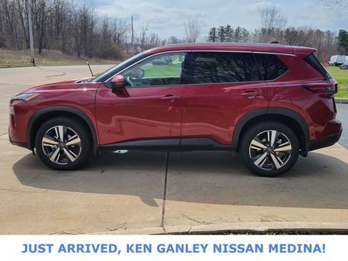 Certified 2024 Nissan Rogue SL w/ SL Premium Package image 6