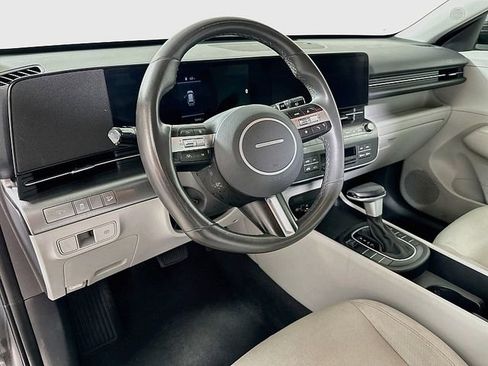 Used 2024 Hyundai Kona SEL FWD image 9