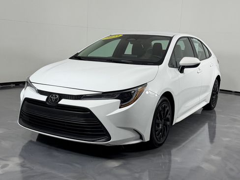 Used 2023 Toyota Corolla LE FWD image 10