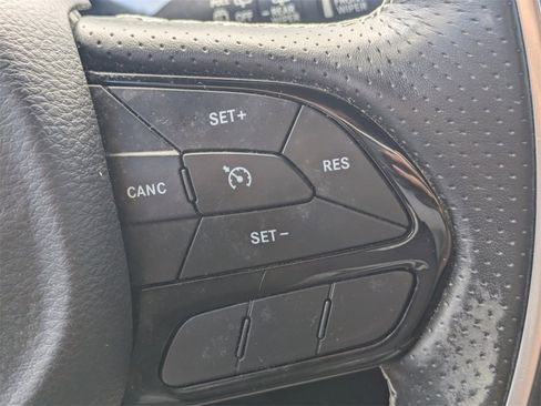 Used 2019 Chrysler Pacifica Limited w/ S Appearance Package image 26