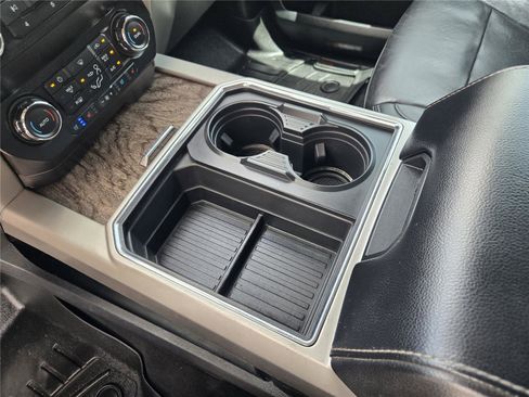 Used 2019 Ford F250 Lariat w/ Lariat Ultimate Package AWD/4WD image 19