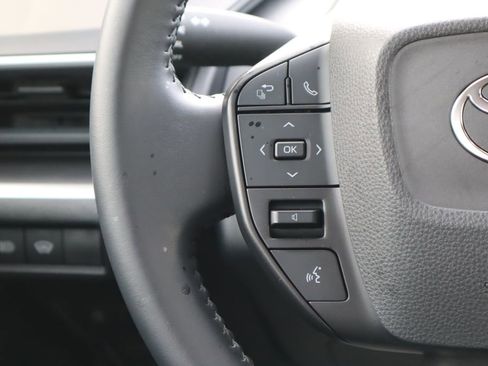 Certified 2025 Toyota Prius LE image 11