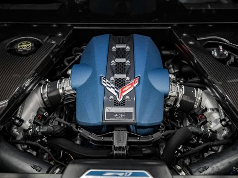 Used 2026 Chevrolet Corvette ZR1 w/ ZR1 Carbon Fiber Aero Package RWD image 4