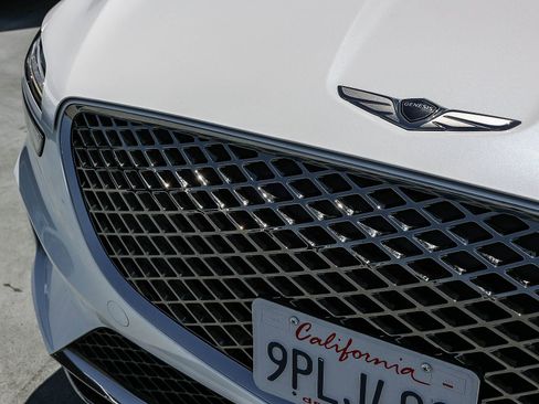 Used 2025 Genesis GV70 2.5T AWD/4WD image 11
