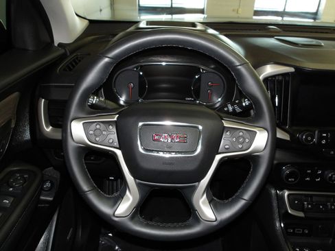 Used 2024 GMC Terrain Denali w/ Denali Premium Package AWD/4WD image 14