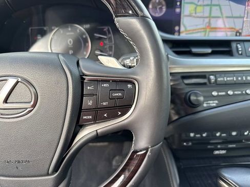 Used 2019 Lexus ES 350 Ultra Luxury image 24