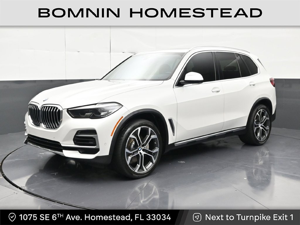 Used 2023 BMW X5 sDrive40i w/ Parking Assistance Package RWD image 1