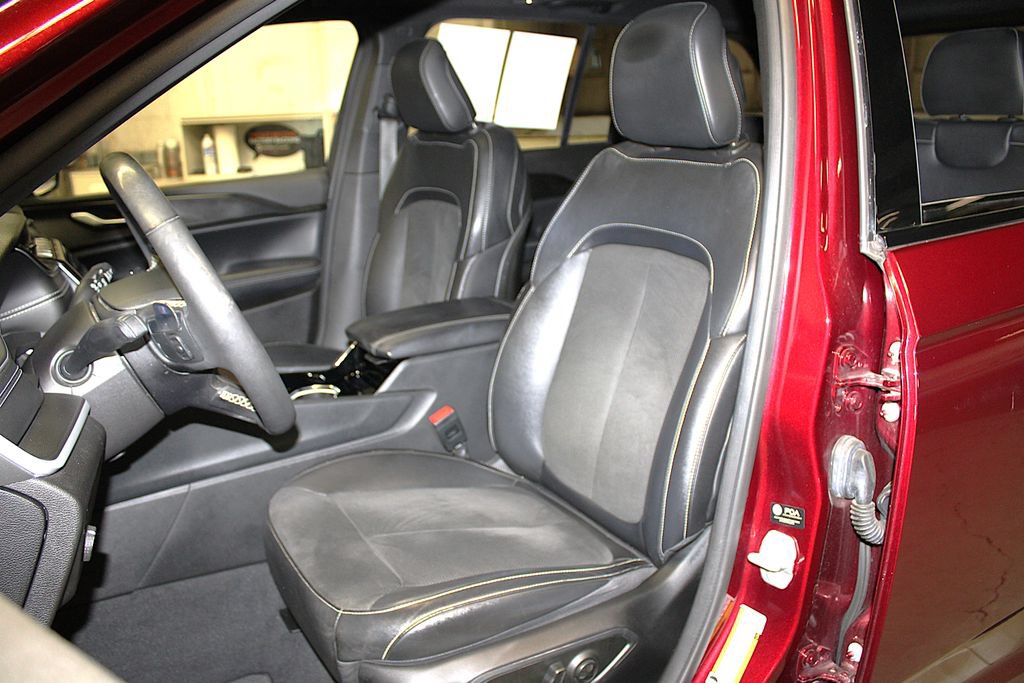 Certified 2023 Jeep Grand Cherokee Altitude AWD/4WD image 24